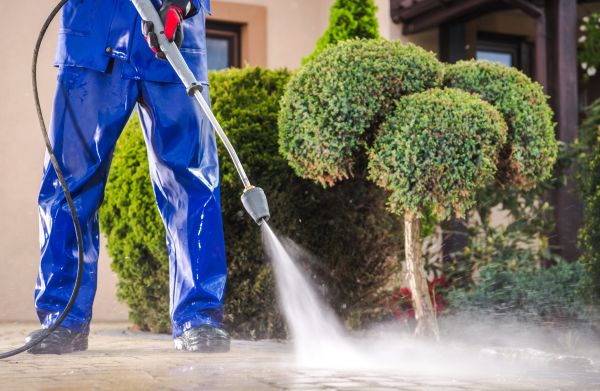 Driveway Cleaning in Milton