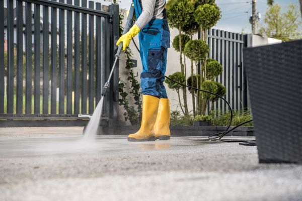 Driveway Power Washing in Milton
