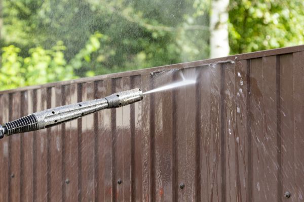 Vinyl Fence Cleaning in Milton
