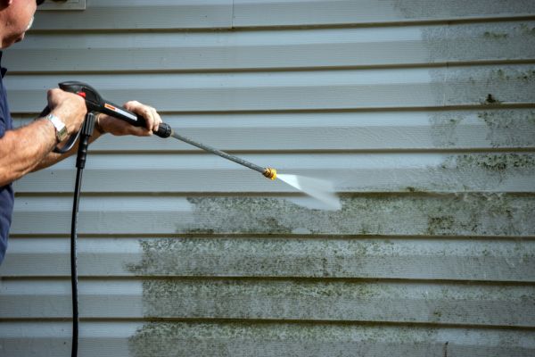 Vinyl Siding Power Washing in Milton