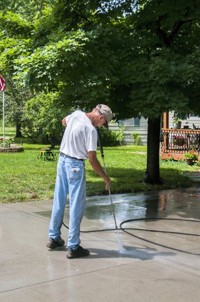 Driveway Concrete Cleaning in Milton