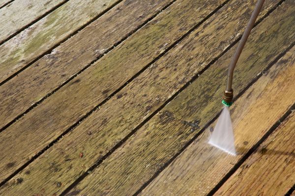 Deck Mold Removal in Milton