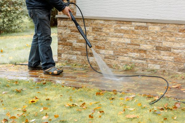 Residential Powerwashing in Milton