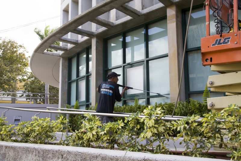 Completed Commercial Power Wash